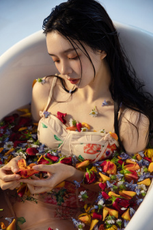 年轻的老师hd